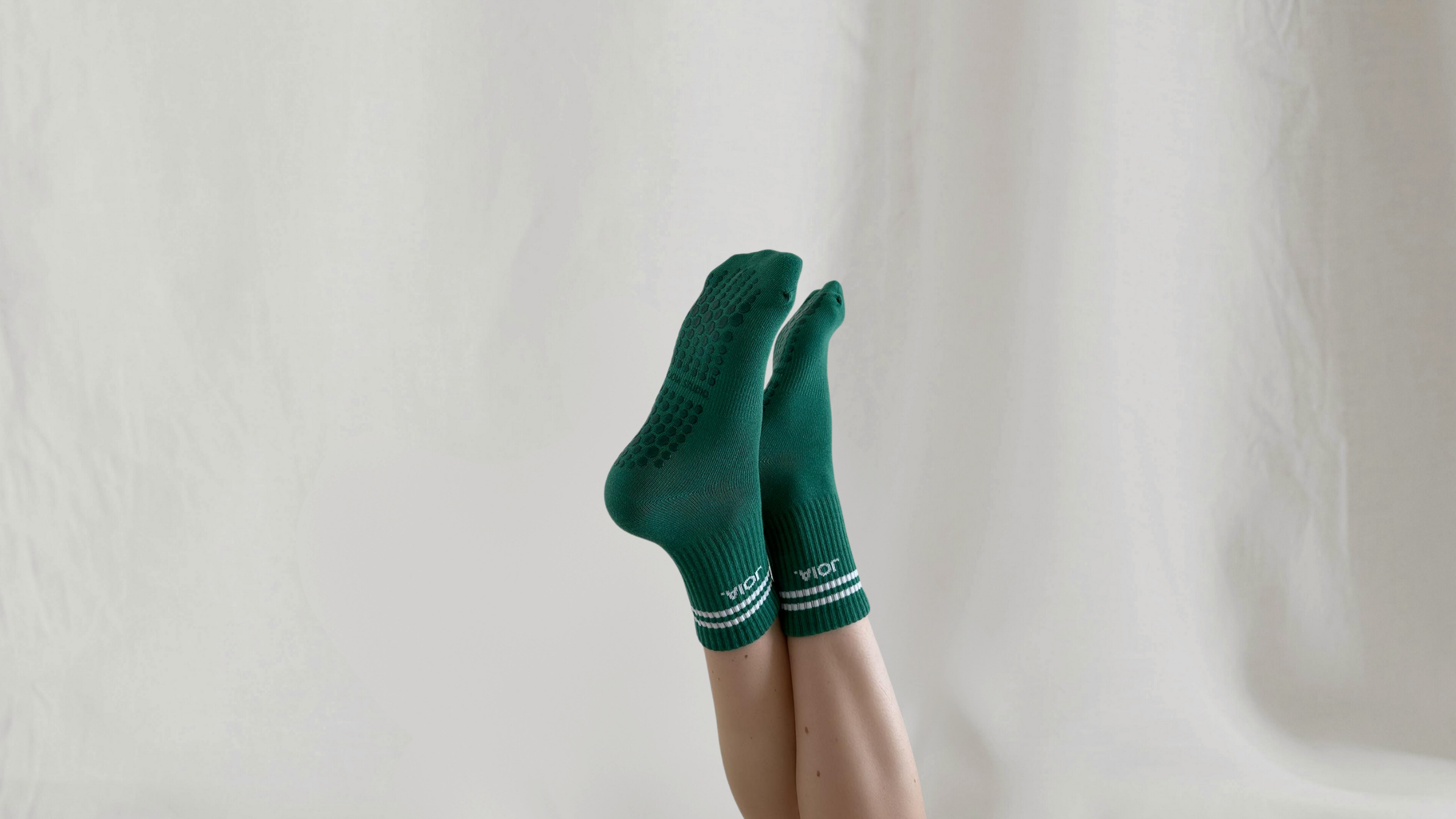 STRIPED SOCKS FOREST GREEN